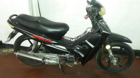 Se Vende Moto Akt Especial Modelo 2011