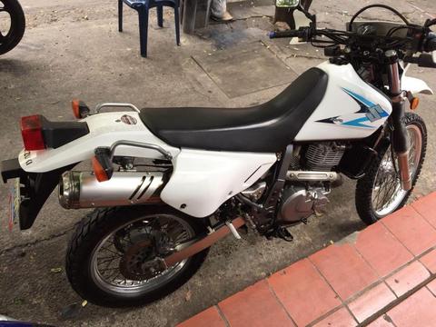 Suzuki DR 650 Modelo 2013 Venezolana