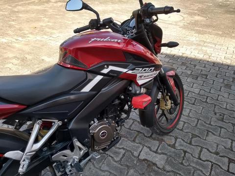 pulsar 200 ns pulsarmania modelo 2016 en excelente estado , papeles al día. único dueño, GANGAZO