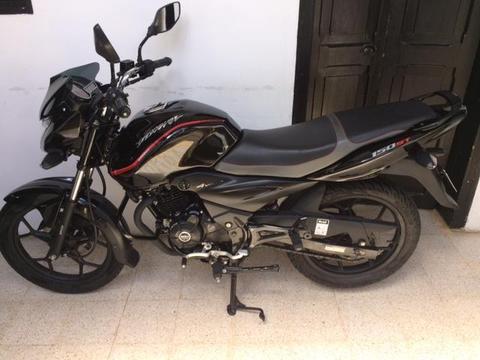 MOTO DISCOVER 150 ST NEGRA EN BUEN ESTADO, 4200 KM PAPELES AL DIA HASTA DICIEMBRE