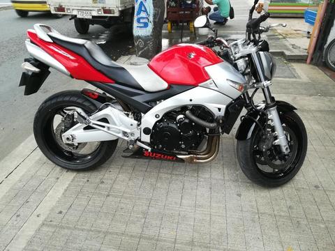 Vendo Espectacular Motocicleta Suzuki