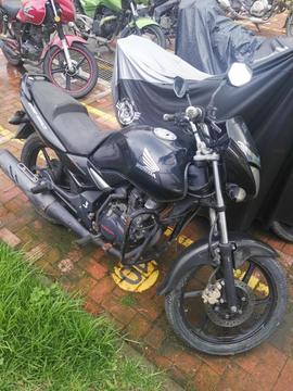 VENDO MOTO HONDA