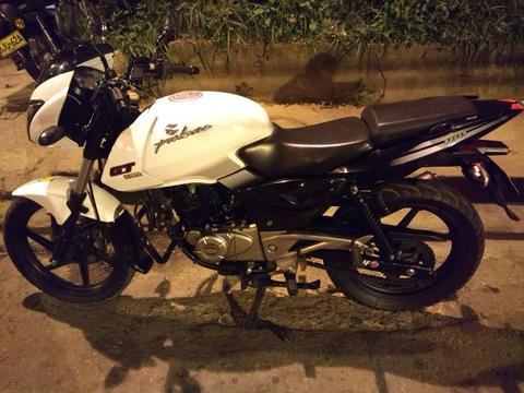 Pulsar 180 2015