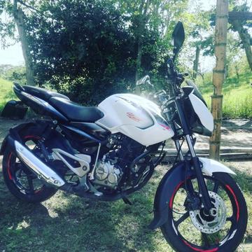 Moto pulsar 135 ls 2015