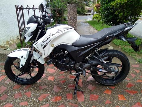 MOTO AKT CR5 MODELO 2016