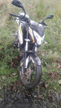 Moto Ns 200 / 2014 Unico Dueño