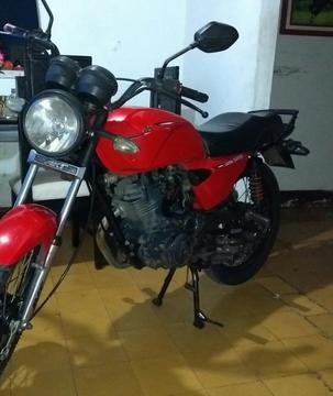 Vendo Hermosa Akt 100