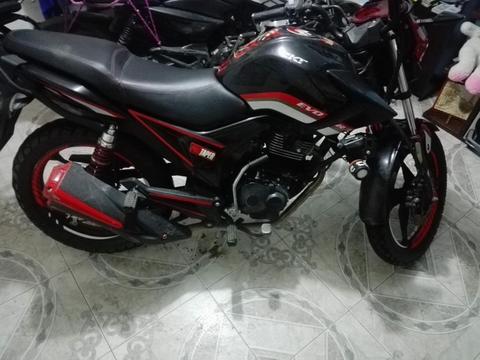 VENDO O PERMUTO AKT R3 150 MODELO 2015 BARATA