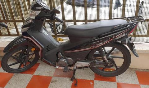 Vendo Moto Akt Special 110