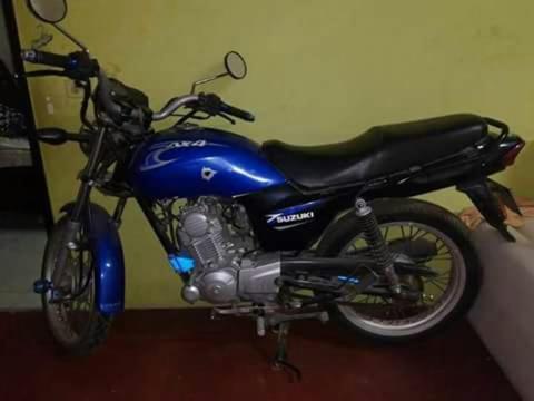 Moto Suzuki Ax4