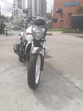 Moto Fz 2013