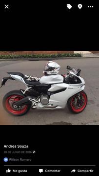 Ducati Panigale 899. 4100 km. Modelo 2015
