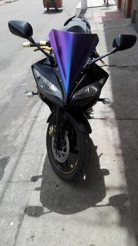 Yamaha R15 modelo 2012