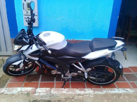 vendo moto pulsar ns 200 4,500,000 papeles al dia inf 3168788407