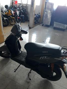 Vendo Moto Kimco Fly 125 en Muy Buen Est