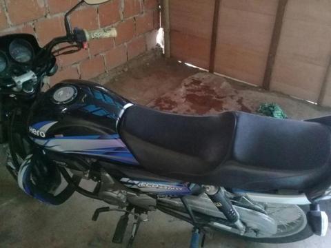 VENDO MOTO 2018