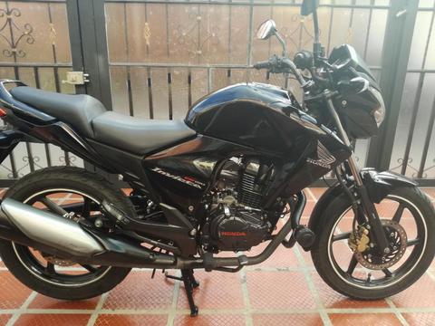 Moto Honda Invicta