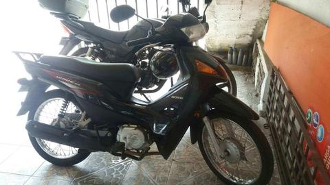 se vende moto honda 2016