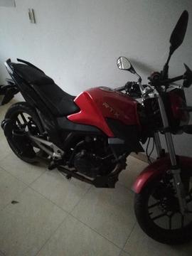 Se vende moto rtx