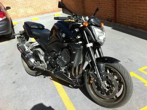 Moto Yamaha Fz1 Naked con Extras