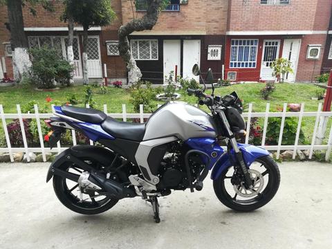 Yamaha FZ 2.0 Modelo 2017 Edición Especial Gris Mate con Azul