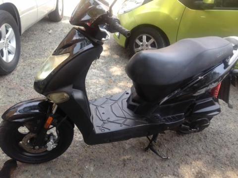 se vende o cambiaagillity modelo 2008 seguro y tecno, seguro hasta 2019