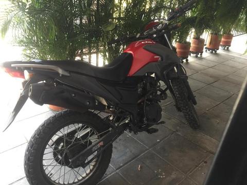 VENDO MOTO TT 125 MODELO 2015 UNICA DUEÑA POCO KILOMETRAJE