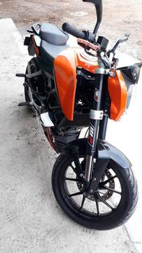 EXCELENTE MOTO KTM 200 DUKE