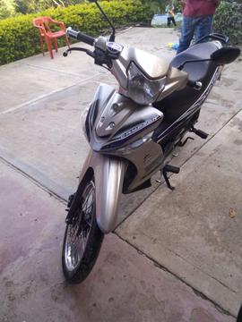 Hermosa Yamaha Cripton Champañ 2014