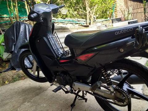 SE VENDE MOTO UNIK KYMCO 2015