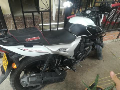 Vendo Yamaha Szr 2014