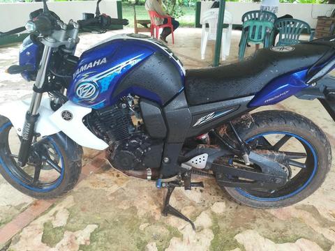 Yamaha FZ modelo 2016 con papeles hasta octubre $3.800.000