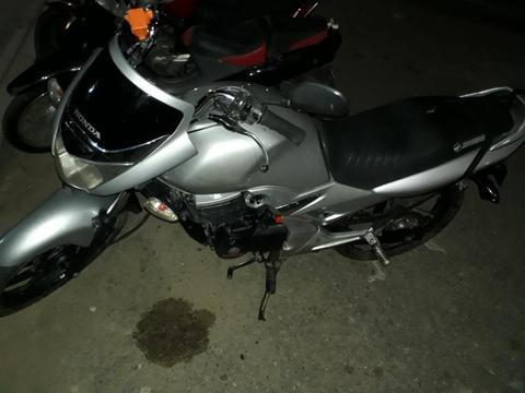 Vendo O Cambio Moto Cbf 150 Honda