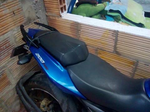 Pulsar Ns200 Modelo 2014 con 40000 Kl