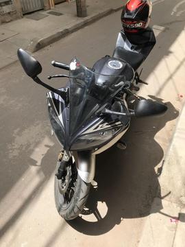 Vendo Yamaha R15