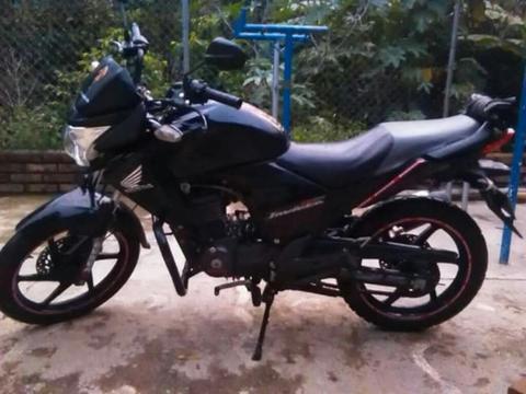 Vendo Moto Honda Invicta 150 2013