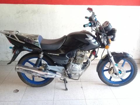 Honda Cb125 en Prefecto Estado