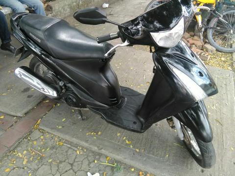 Moto Suzuki