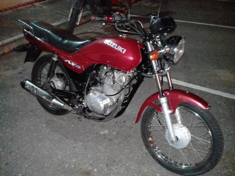 Suzuki AX4 modelo 2012