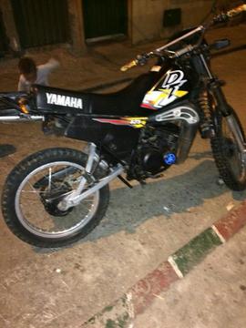 Vendo Moto Dt175