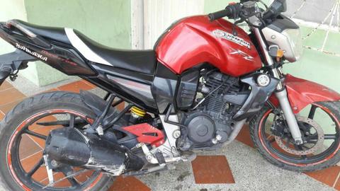 Moto Fz Modelo 2012 en Perfecto Estadi