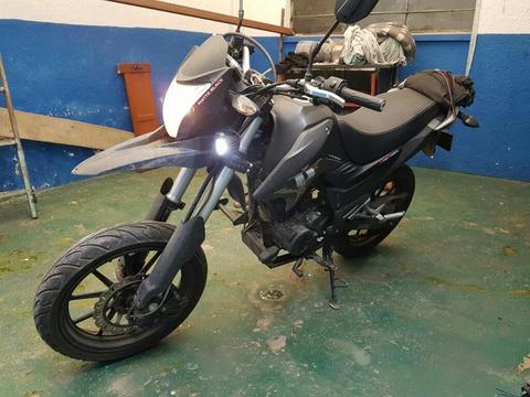 Akt Tt R 180 Modelo 2018