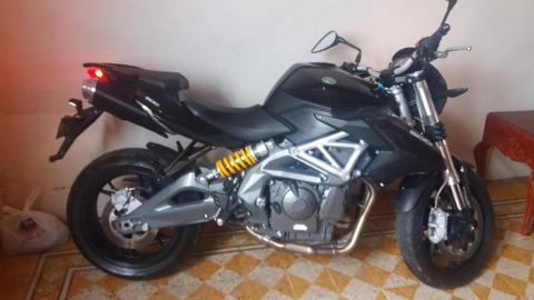 Vendo hermosa moto italiana benelli 600