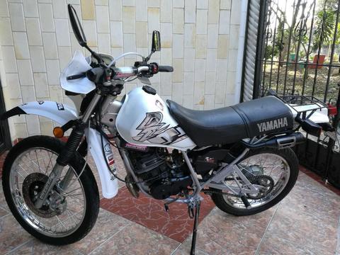 Hermosa Yamaha Dt Al Dia Y Valluna