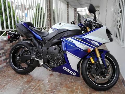 Yamaha R1 1000