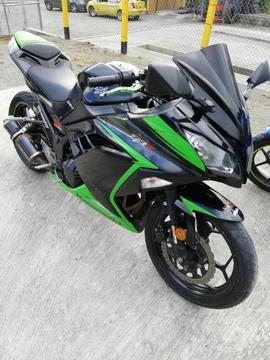 Vendo Kawasaki Ninja 300