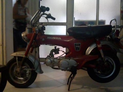 Honda 70 Dax Guardada