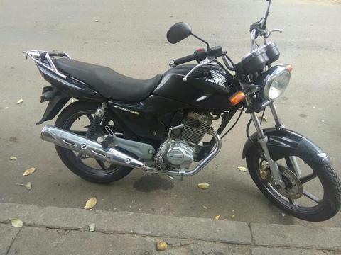 Vendo Honda Cb125e Modelo 2013