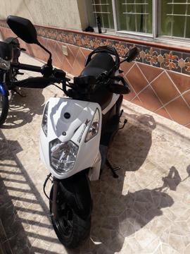 Se Vende Moto Akt Modelo 2016 3.000.000