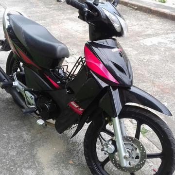 Vendo Moto Unik Modelo 2016